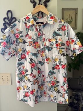 Batman White Tropical Floral Short-Sleeve Button-Down Shirt